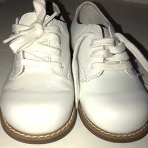 Willits Leather Chris Saddle Shoe.... white